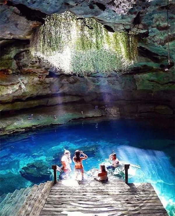 
Không giống như tên gọi, hồ nước ở hang Devils Den thuộc Williston, Florida như hồ tắm của những nàng tiên. (Ảnh: IG @michael.french.foto)